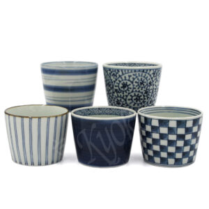 10-128 : 5 Teecups Aiya Egawari, ø = 8,1 cm; H = 6,5 cm