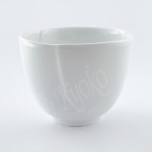 10-429: Teecup Ichiju Issai, ø =6,6 cm; H = 5,8 cm