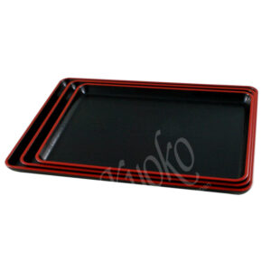 23-120 : Lacktablett mit rotem Rand, schwarz, 33 x 24 cm