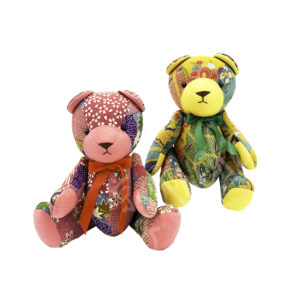 66-198 : Chirimen Bär, pink & gelb, H = 29 cm