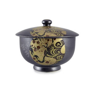 10-905: Teecup mit Deckel Ume